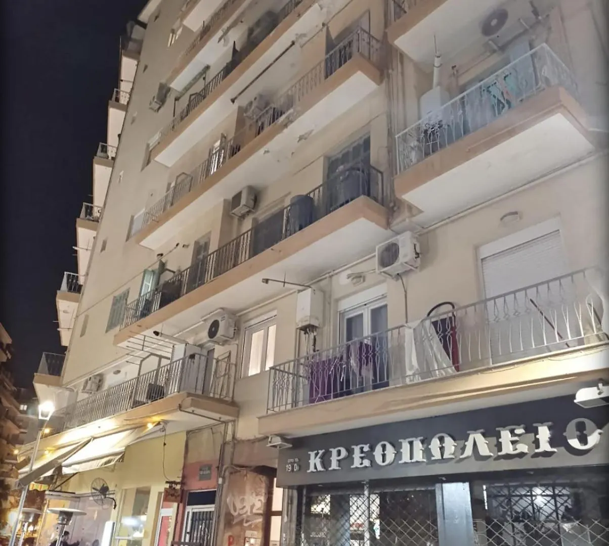 Apartment Cozy In The Very Heart Of Thessaloniki